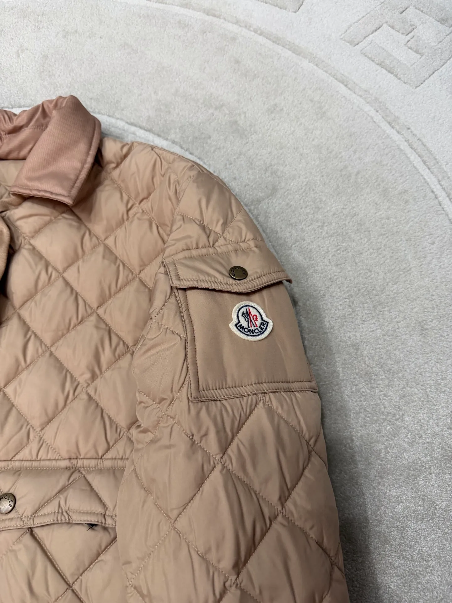 Moncler New Arrival Chitre ， Moncler 。 80 ， ; ， 。 ， - ， 。 ：Black White Khaki Green size：0123